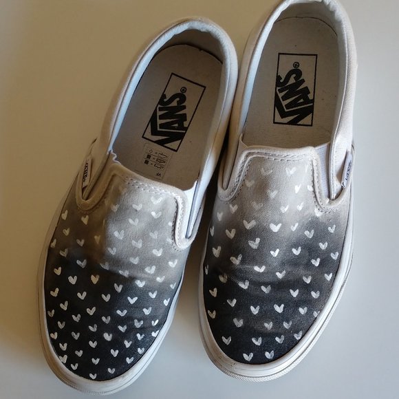 Vans Shoes - Vans 6 "Off The Wall" Heart Print Slip On Sneaker